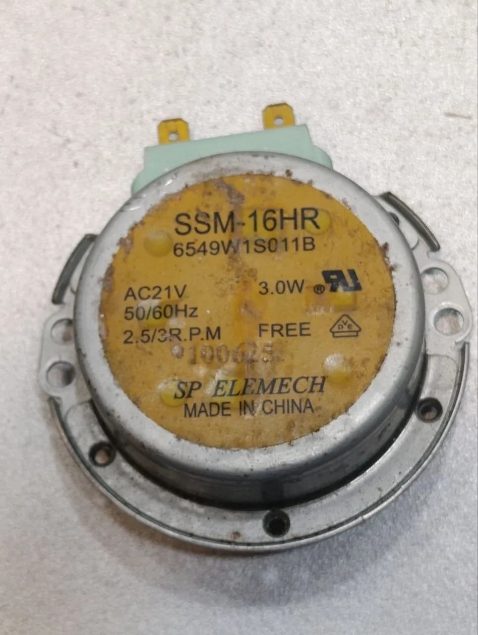 Двигатель вращения поддона микроволновой печи SSM-16HR 6549W1S011B 21VAC 2,5/3 RPM 3W уценка