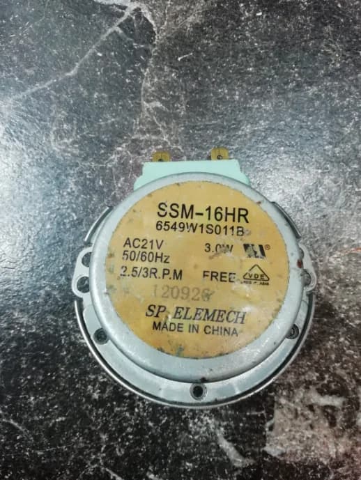 Двигатель вращения поддона микроволновой печи SSM-16HR 6549W1S011B 21VAC 2,5/3 RPM 3W